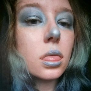 Meet your Posher, Carli